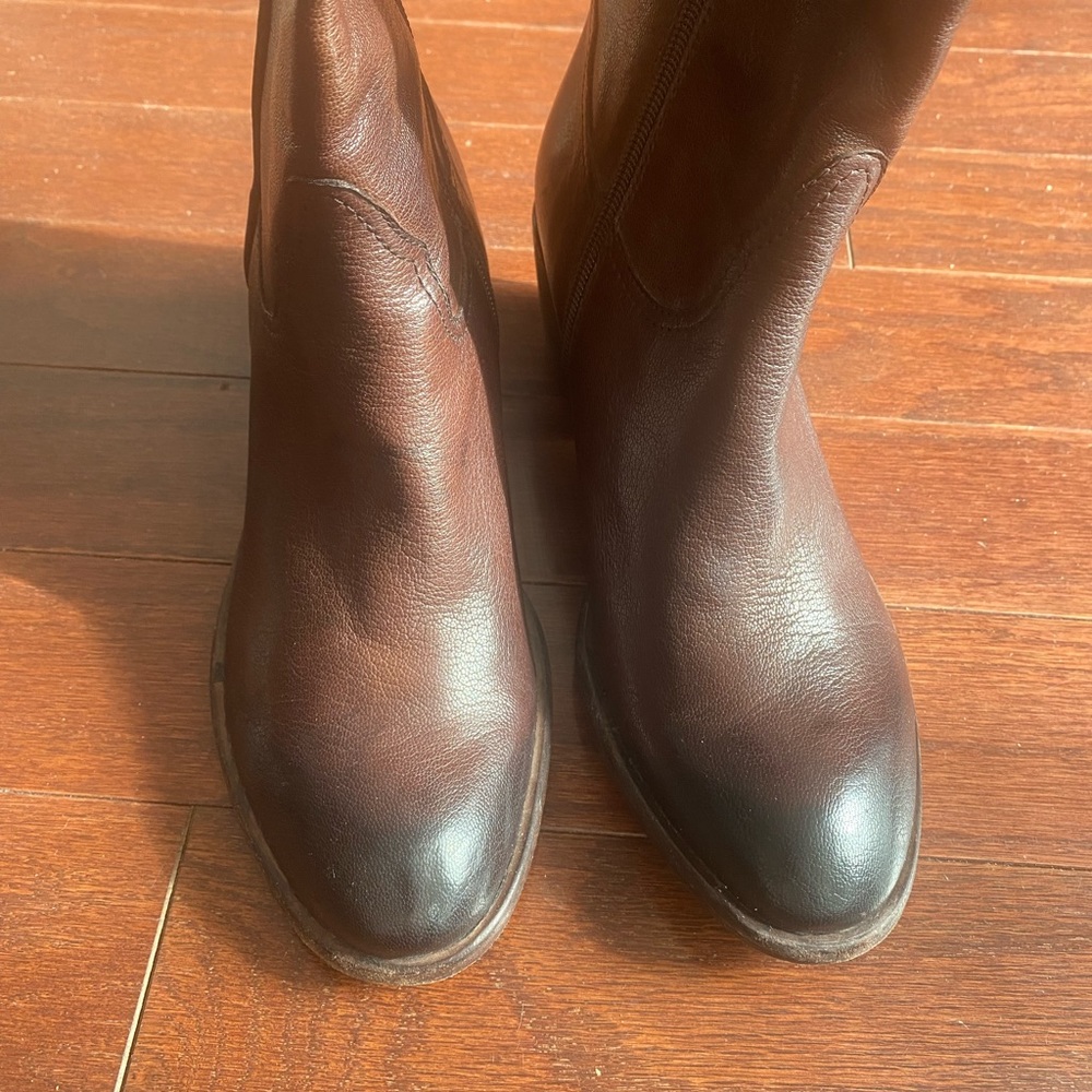 Leather woman boots used excellent condition size 7 made in Italy